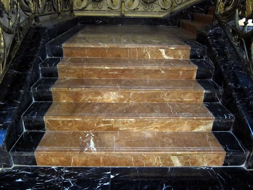 Chinese Crystal Black Marble Steps with polished surface