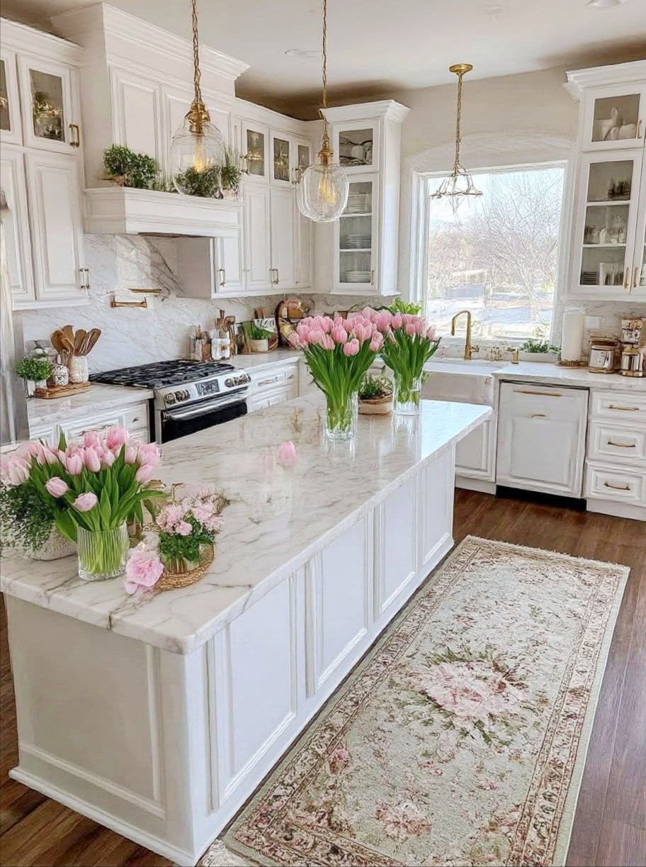 White Marble Kitchen Countertops with Cabinets